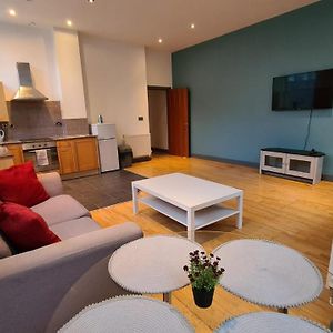 Spacious, Bright And Airy City Centre Flat. Unique Converted Mill.